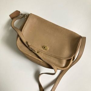 Vintage Coach Beige Leather Flap Turnlock Crossbody Bag